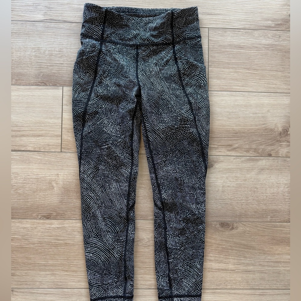Lululemon Time to Sweat Crop 23” Legging Size 6